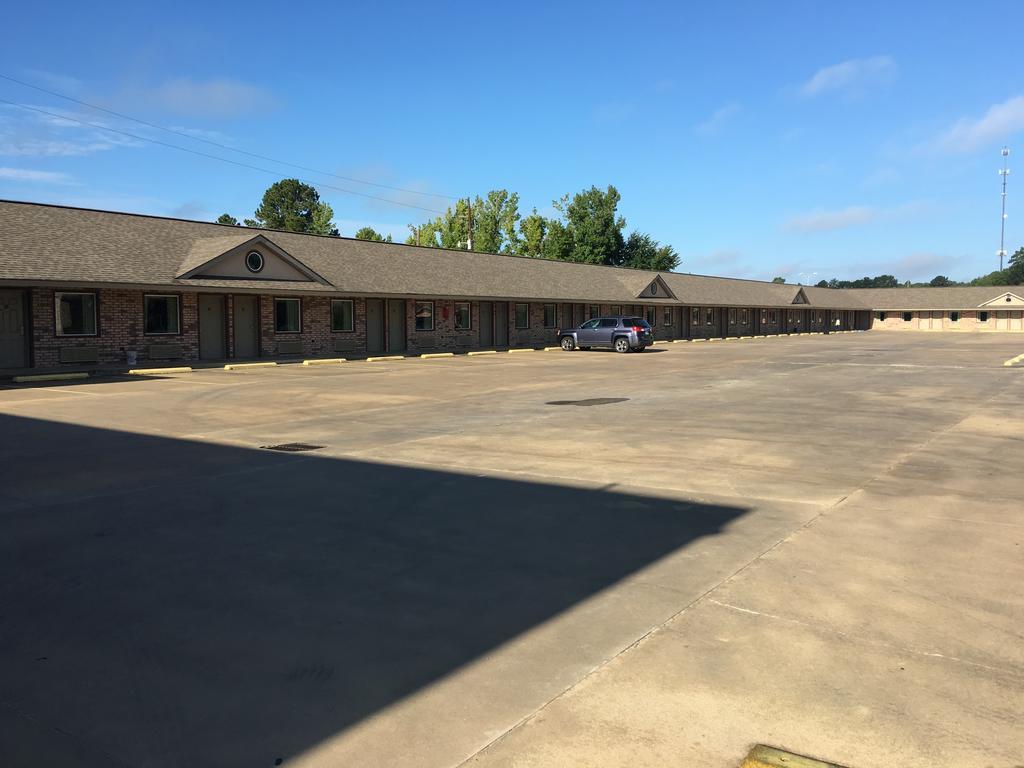 Montigo Inn Leesville Exterior photo